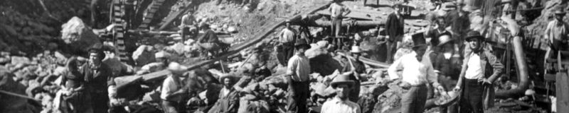 De geschiedenis van de goudkoorts in de Verenigde Staten Mining on the American River near Sacramento circa 1852