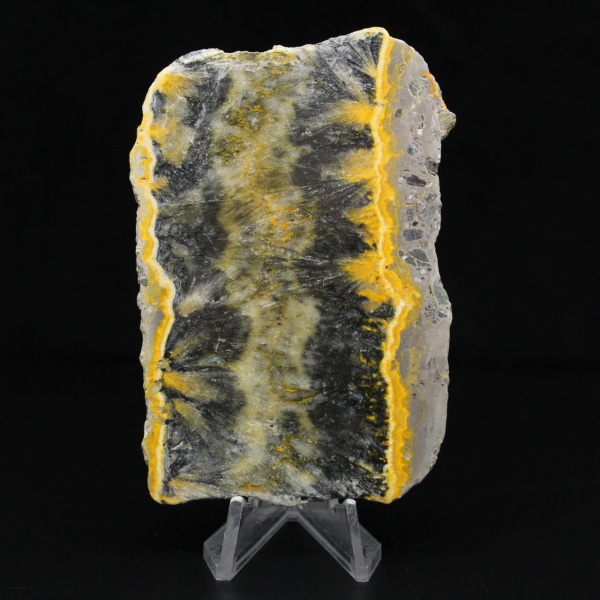 Klein gesneden exemplaar van de jaspis-hommel.