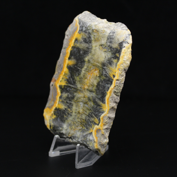 Klein gesneden exemplaar van de jaspis-hommel.