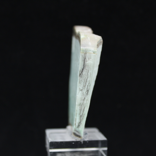 Groene aragoniet plak voor mineralenverzameling