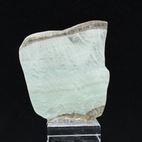 Groene aragoniet plak voor mineralenverzameling