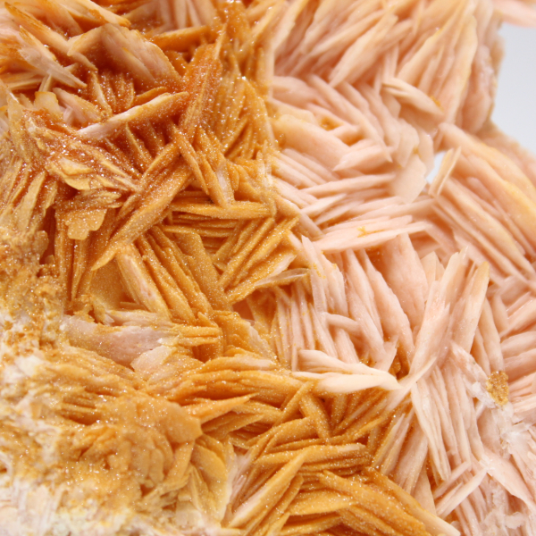 Marokkaanse oranje bariet met lichte kristallen