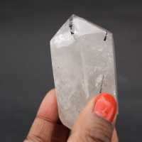 Gebittermineerd kristal met toevoeging van toermalijnkristallen