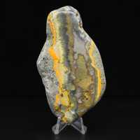 Decoratiecollectie van gladde jaspisstenen met hommelmotief