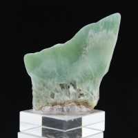 Groene aragoniet plak voor mineralenverzameling