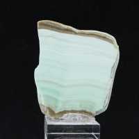 Groene aragoniet plak voor mineralenverzameling