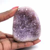Kleine Braziliaanse amethistgeode: authenticiteit gegarandeerd