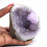 Kleine authentieke amethistgeode uit Brazilië