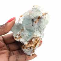 Groene fluoriet op matrix: klein verzamelobject uit Marokko Groene fluoriet op matrix: klein verzamelobject uit Marokko