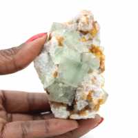 Ruwe groene fluoriet: Klein kristal op zijn matrix, Marokko Ruwe groene fluoriet: Klein kristal op zijn matrix, Marokko