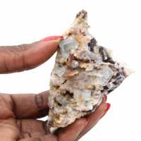 Fluorietkristal op matrix: Groen mineraal uit Marokko Fluorietkristal op matrix: Groen mineraal uit Marokko