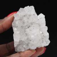 Klein kwarts met goethietinsluiting, natuursteen 170 g