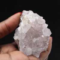 Klein kwarts met goethiet, een verzamelsteen uit Marokko.