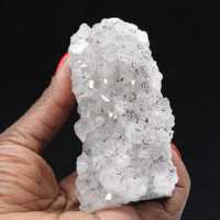 Ruw kwartsmonster met goethietinsluitingen: esthetiek en wetenschap