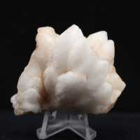 Marokkaanse bloemkwarts met langwerpige kristallen