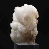 Marokkaanse bloemkwarts met in elkaar grijpende kristallen