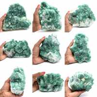 Ruwe groene fluoriet in kristallen op matrix