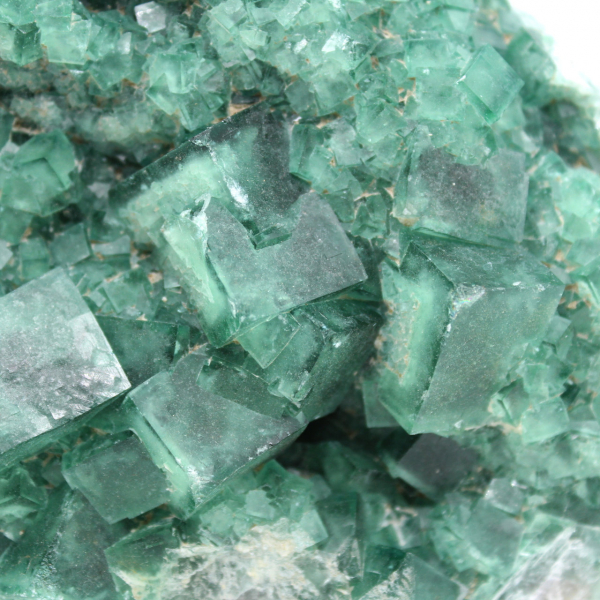 Fluoriet gekristalliseerd in een kubus van bijna 4 kilo