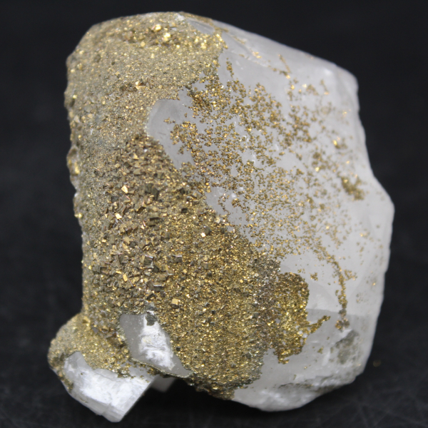Pyriet op calciet