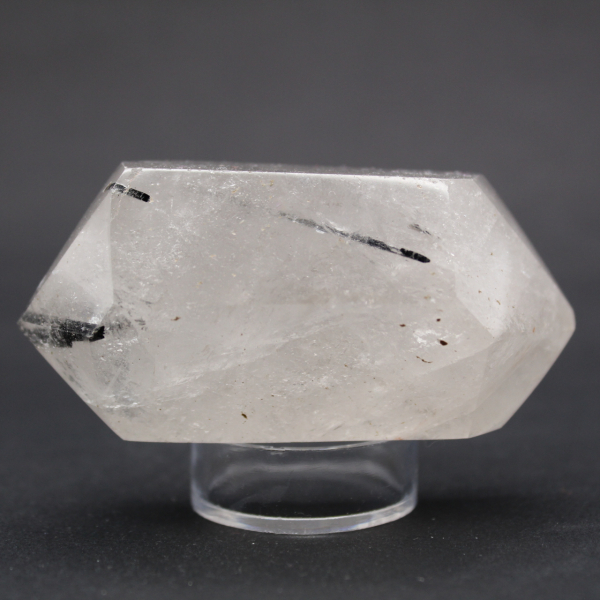 Gebittermineerd kristal met toevoeging van toermalijnkristallen