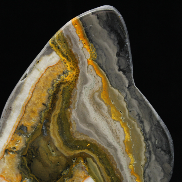 Gepolijste hommeljaspissteen, mineralenwetenschap