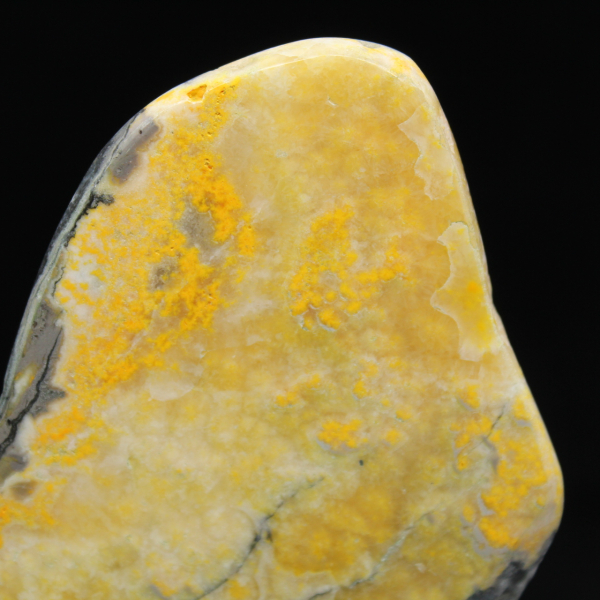 Collectie grote gepolijste stenen van hommeljaspis