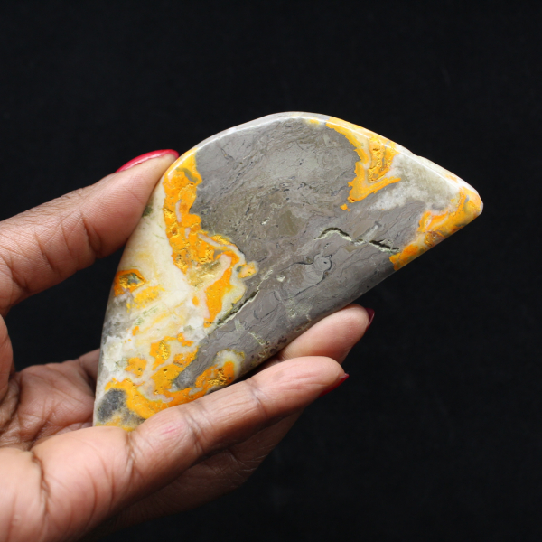 Kleine, gepolijste jaspis decoratie uit de Bumblebee-collectie.