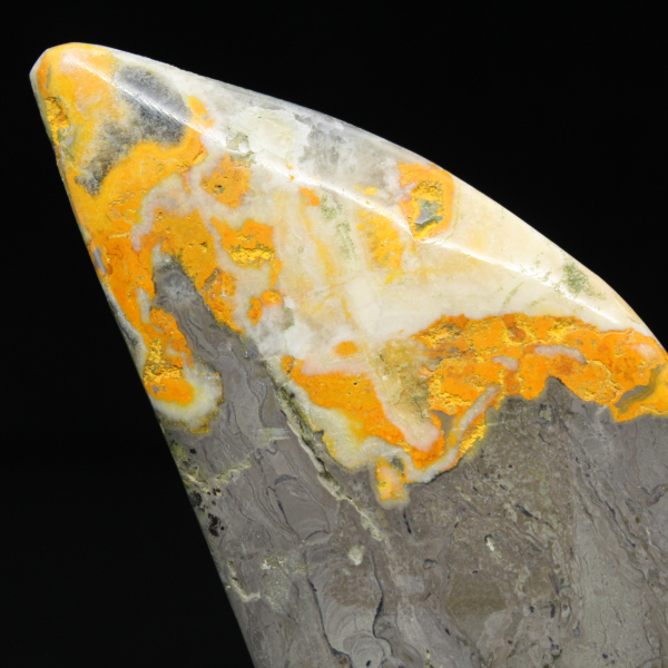 Kleine, gepolijste jaspis decoratie uit de Bumblebee-collectie.