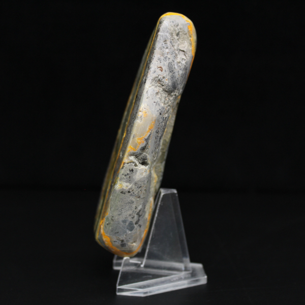 Gladde steen, jaspis, hommel, natuurlijk ornament