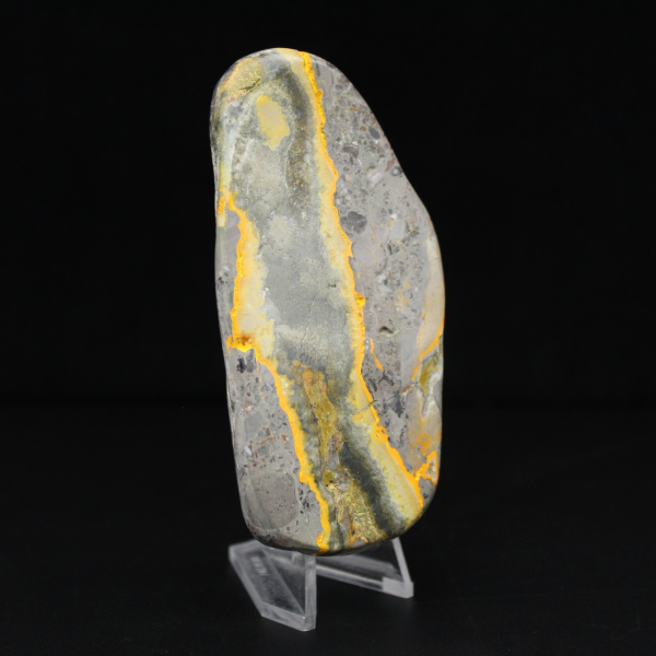 Gladde steen, jaspis, hommel, natuurlijk ornament