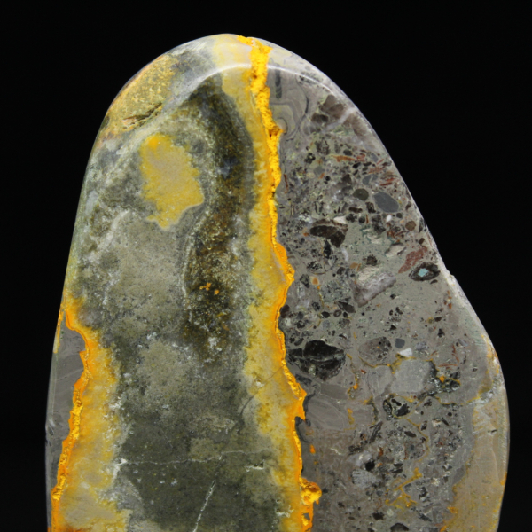 Gladde steen, jaspis, hommel, natuurlijk ornament