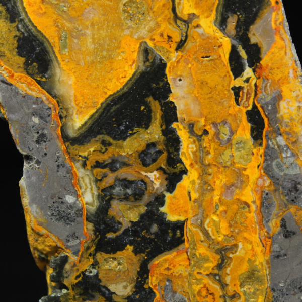 Hommeljaspisschijf: Vulkanische esthetiek