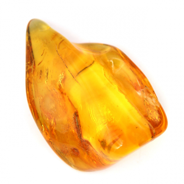 Kleine gele amberkleurige kiezelsteen – verzamelbare fossiele hars
