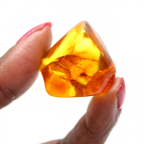 Klein exemplaar van gepolijste barnsteenkiezel - Authentiek Litouwen