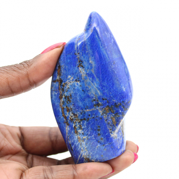 Kleine gepolijste lapis lazuli uit Afghanistan, exemplaar uit een collectie