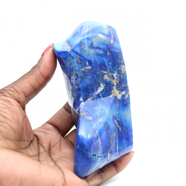 Gepolijste lapis lazuli uit Afghanistan voor de Authentic Collection.