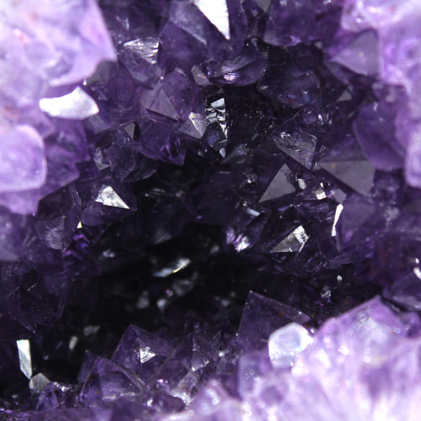  Braziliaanse amethistgeode met paarse kristallen voor verzamelaars