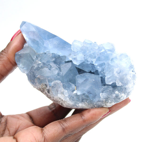 Fonkelende blauwe celestienkristallen uit Madagaskar