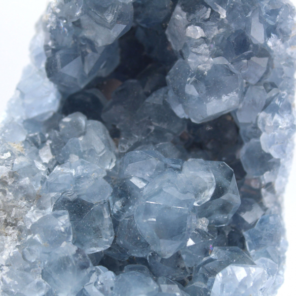Blauwe celestienkristallen uit Madagaskar