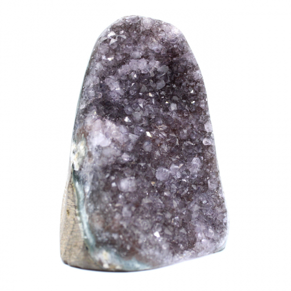 Natuurlijke amethist: Braziliaanse geode met intense kristallen