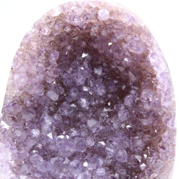 Kleine Braziliaanse amethistgeode: authenticiteit gegarandeerd