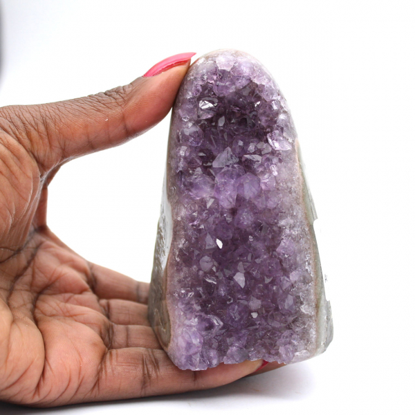 Braziliaanse amethist druse: minerale interieurdecoratie