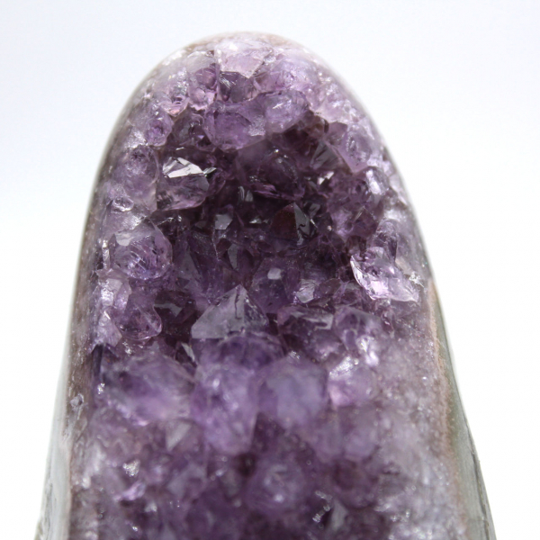 Braziliaanse amethist druse: minerale interieurdecoratie
