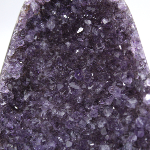 Amethistkristallen voor balans – authentieke decoratie