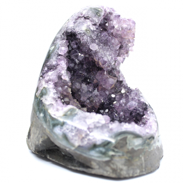 Braziliaans amethist exemplaar – Geometrische schoonheid en puurheid