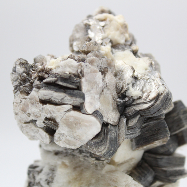 Gekristalliseerde mica op witte kwarts uit Afghanistan