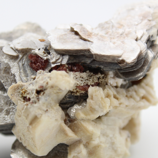Mica op compacte Afghaanse witte kwarts