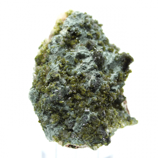 Imilchil-epidootkristallen op een heldere matrix