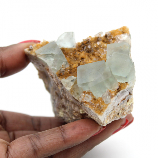 Ruwe groene fluoriet: Kristal op gastgesteente, Marokko