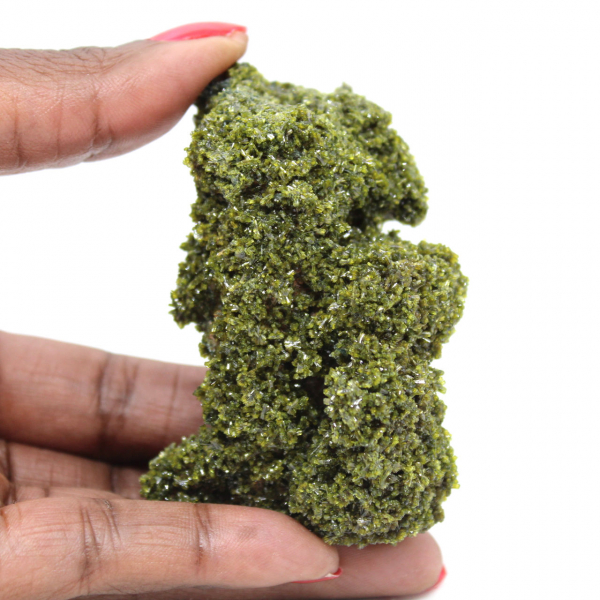 Epidootkristallen uit Marokko op beige matrix